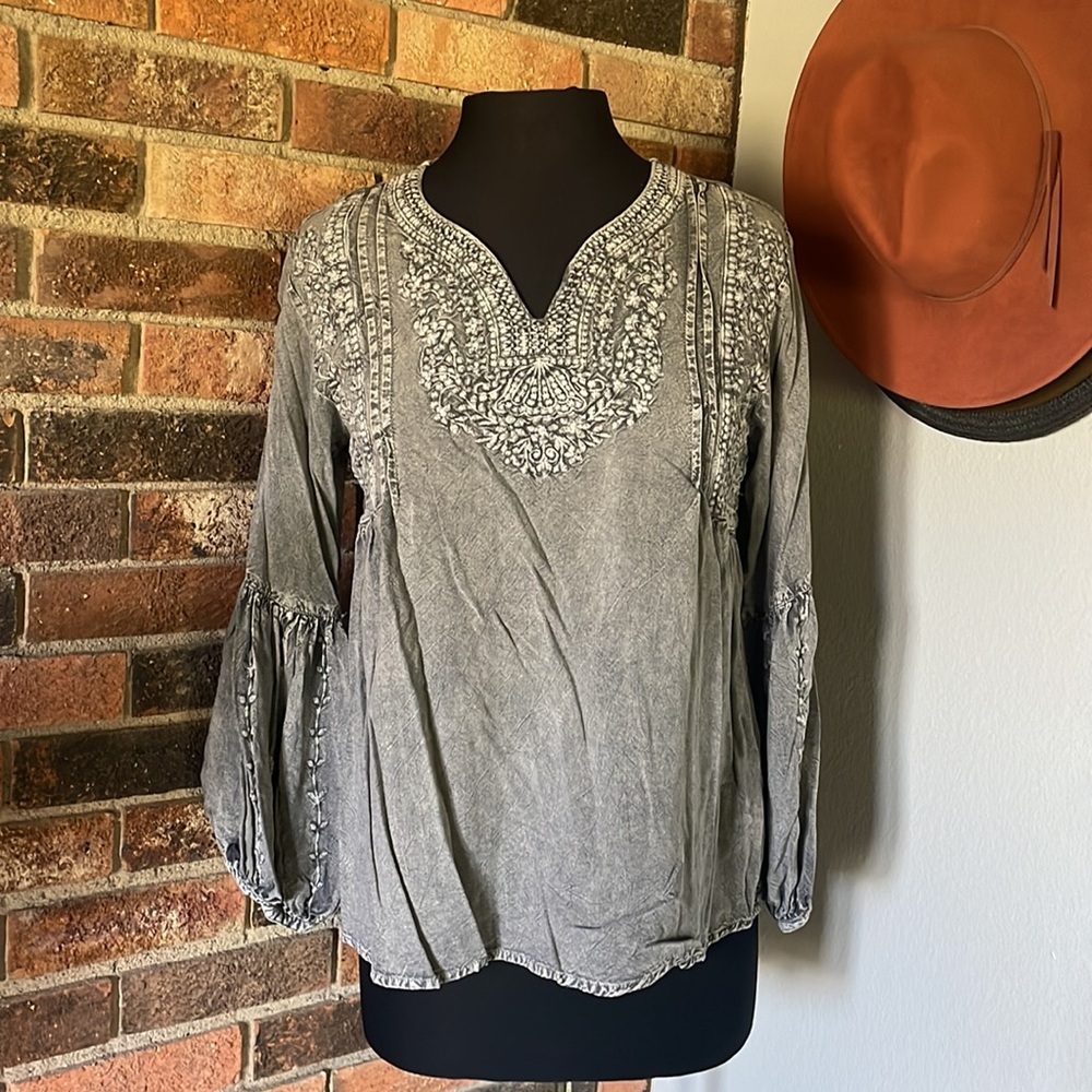 Solitaire Charcoal Gray boHo Top